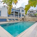 Seaview Selenia Pool & Jacuzzi In