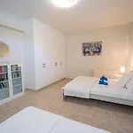 Villa Seaview Selenia Pool & Jacuzzi In Neo Chorio