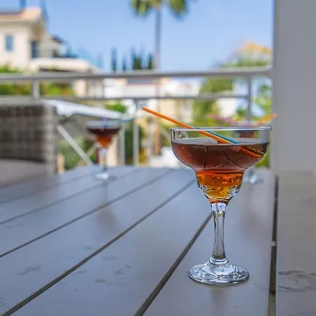 Seaview Selenia Pool & Jacuzzi In *