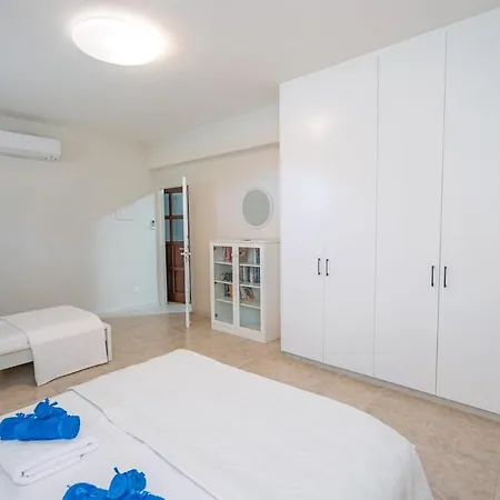 Villa Selenia With Private Pool & Jacuzzi In Latsi Paphos Neo Chorio