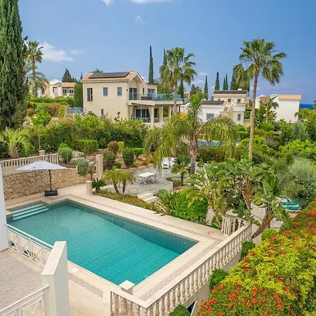 Selenia With Private Pool & Jacuzzi In Latsi Paphos Neo Chorio