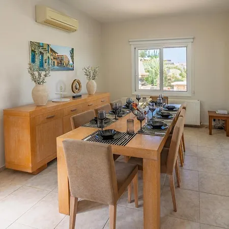 Selenia With Private Pool & Jacuzzi In Latsi Paphos