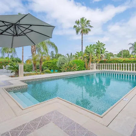 ヴィラ Seaview Selenia Pool & Jacuzzi In ネオ・チョリオ