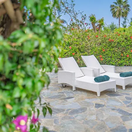 Seaview Selenia Pool & Jacuzzi In