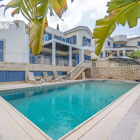 Seaview Selenia With Private Pool In Paphos