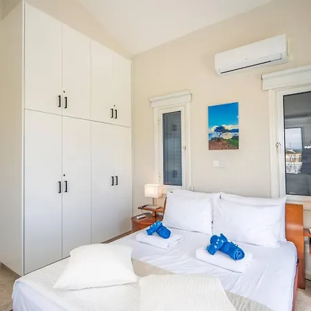 Seaview Selenia With Private Pool In Paphos Neo Chorio