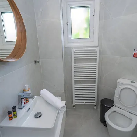 Seaview Selenia With Private Pool In Paphos Neo Chorio