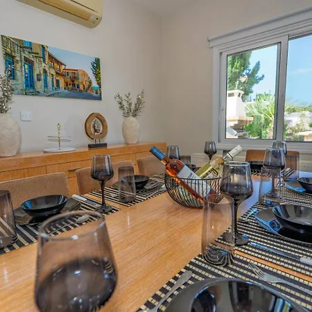 Seaview Selenia With Private Pool In Paphos