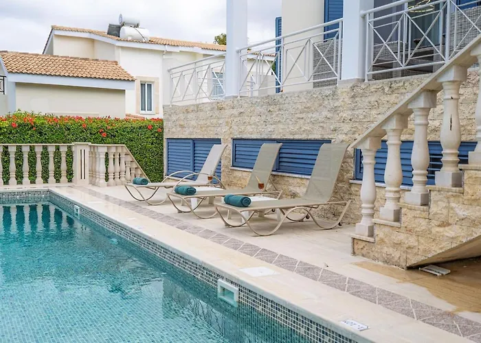 Seaview Selenia Pool & Jacuzzi In Vilă