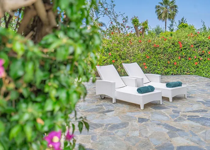 Seaview Selenia Pool & Jacuzzi In