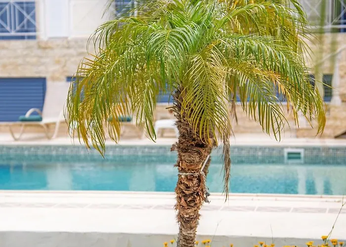 Seaview Selenia Pool & Jacuzzi In