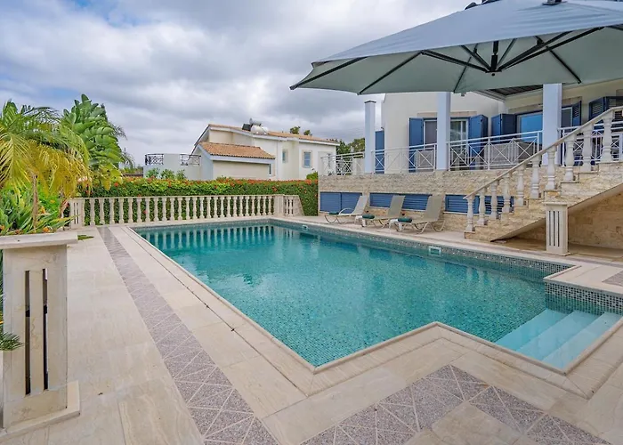 Seaview Selenia Pool & Jacuzzi In Vilă Neo Chorio