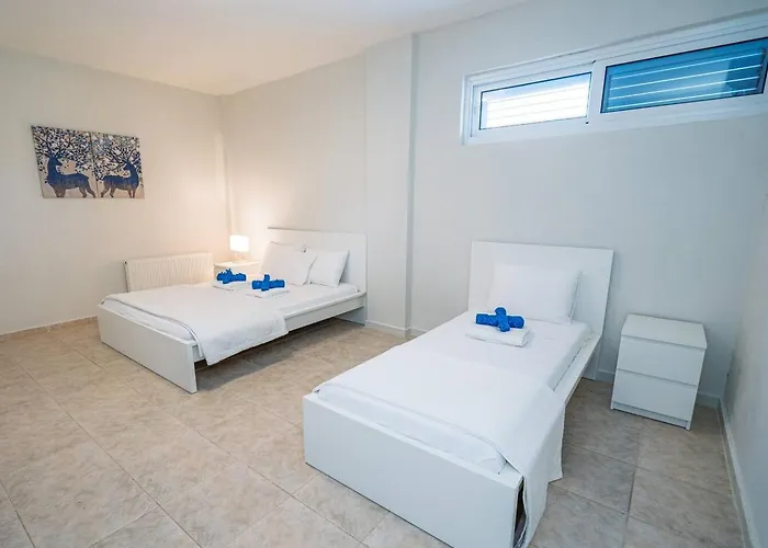 Seaview Selenia Pool & Jacuzzi In ヴィラ ネオ・チョリオ