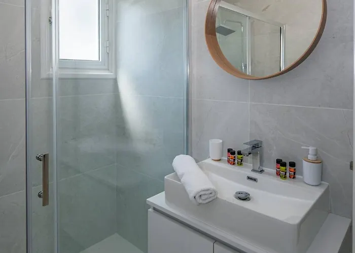 Vilă Seaview Selenia Pool & Jacuzzi In Neo Chorio