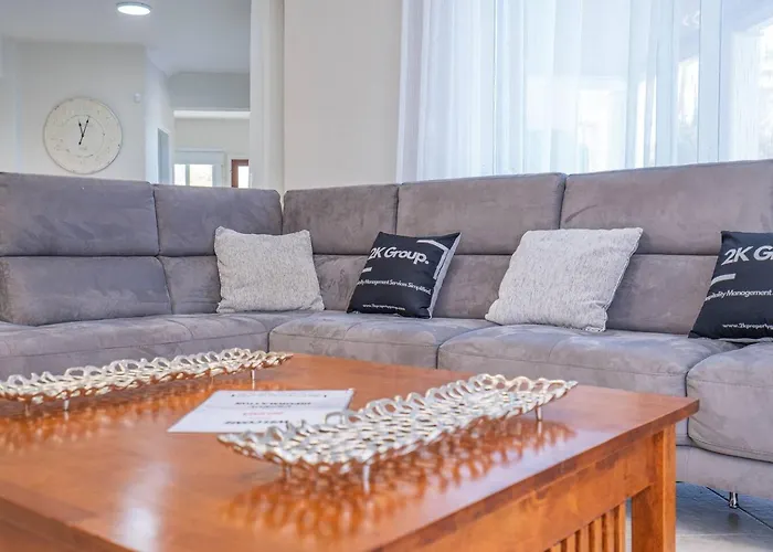 Vilă Seaview Selenia Pool & Jacuzzi In Neo Chorio