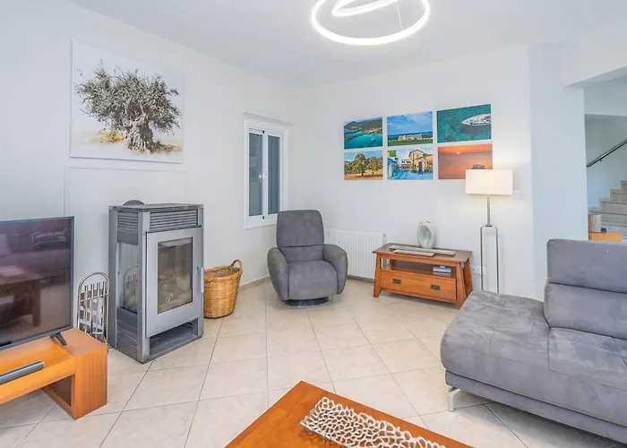 Seaview Selenia Pool & Jacuzzi In ヴィラ