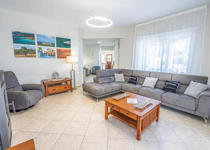 ヴィラ Seaview Selenia Pool & Jacuzzi In *