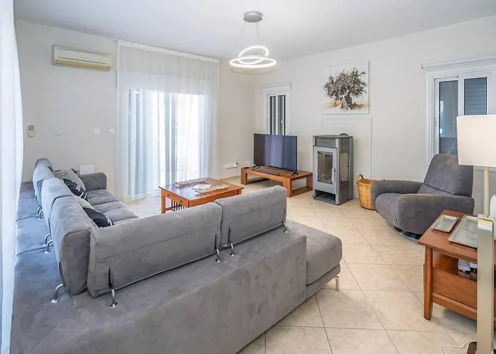 Seaview Selenia Pool & Jacuzzi In